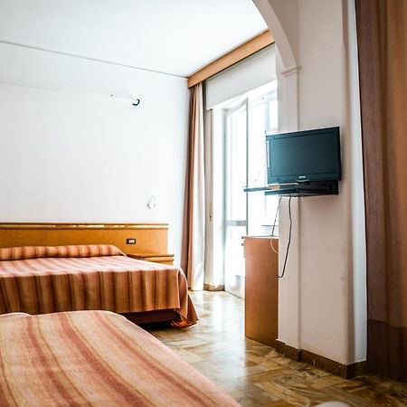 Hotel West End ألاسيو المظهر الخارجي الصورة