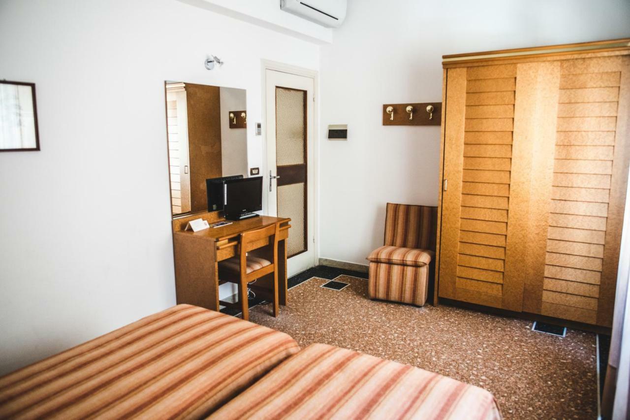Hotel West End ألاسيو المظهر الخارجي الصورة
