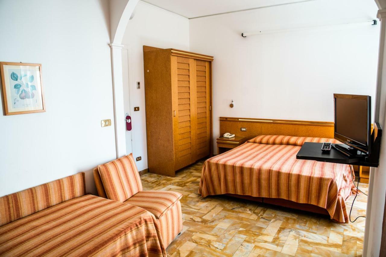 Hotel West End ألاسيو المظهر الخارجي الصورة