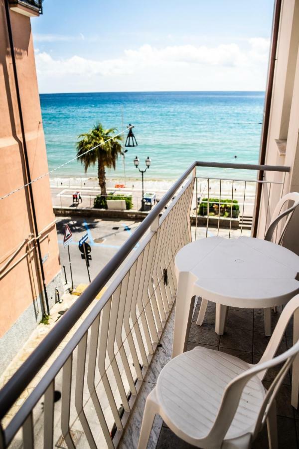 Hotel West End ألاسيو المظهر الخارجي الصورة