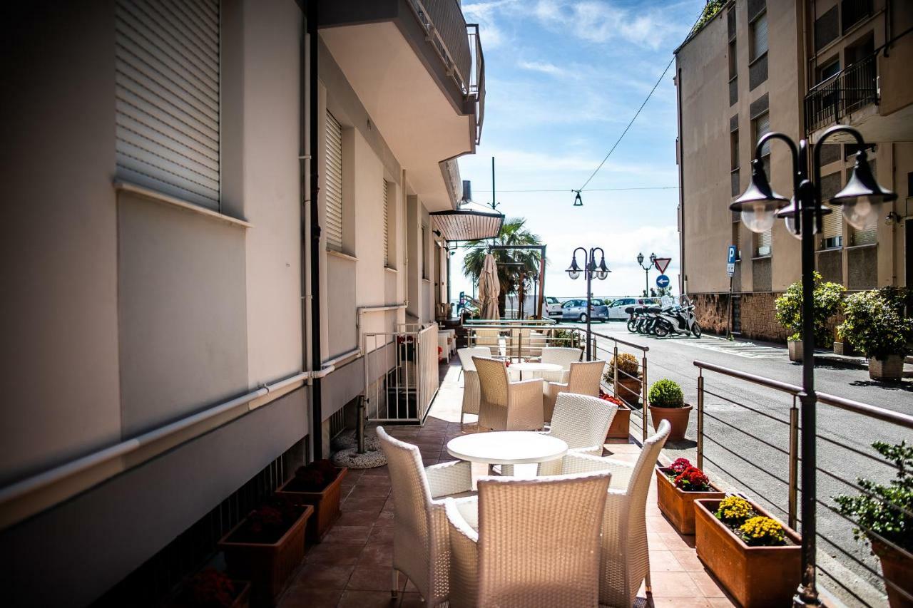 Hotel West End ألاسيو المظهر الخارجي الصورة